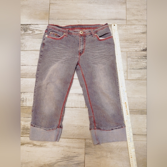 Capris - Picture 4 of 6